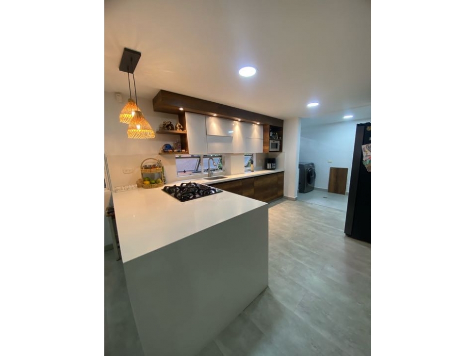 SE VENDE CASA EN ENVIGADO REFORMADA LOMA DEL ESCOBERO SÚPER UBICACION — foto 3