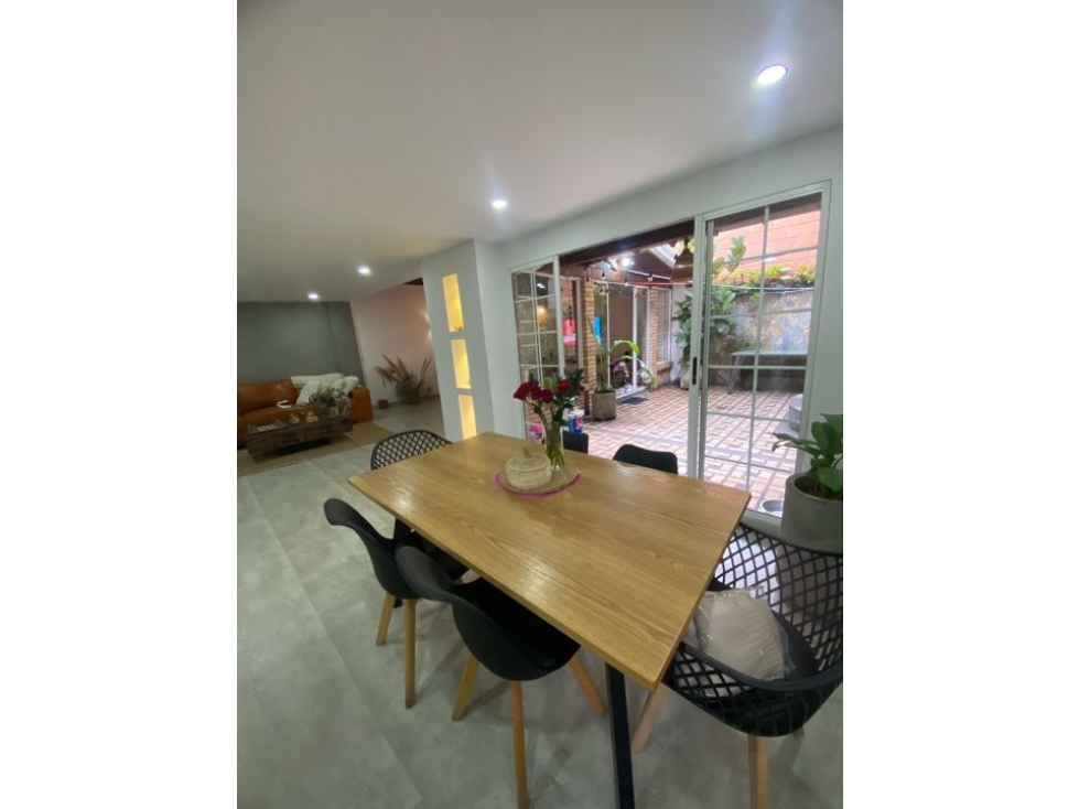 SE VENDE CASA EN ENVIGADO REFORMADA LOMA DEL ESCOBERO SÚPER UBICACION — foto 6