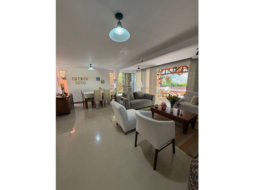 SE VENDE CASA EN ENVIGADO, SECTOR BENEDICTINOS — foto 2