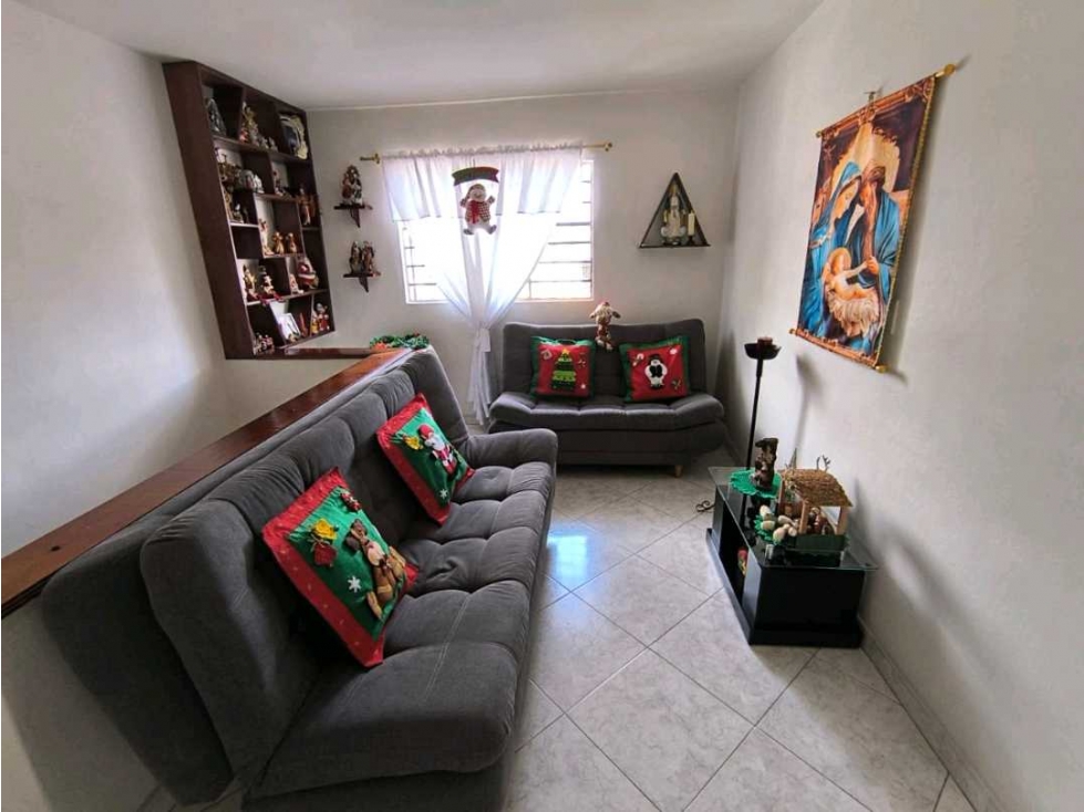 SE VENDE CASA AMPLIA EN BARRIO FLORENCIA - MEDELLIN — foto 2