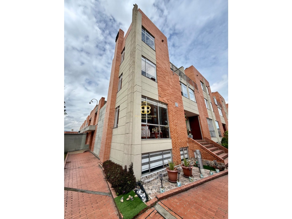SE VENDE CASA EN LA ALAMEDA