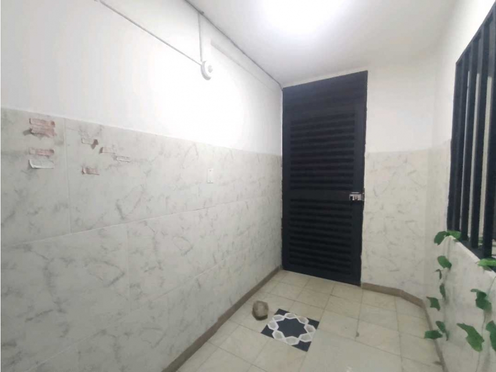 SE VENDE CASA EN LA AMERICA - ESPECIAL PARA INVERSIONISTA — foto 2