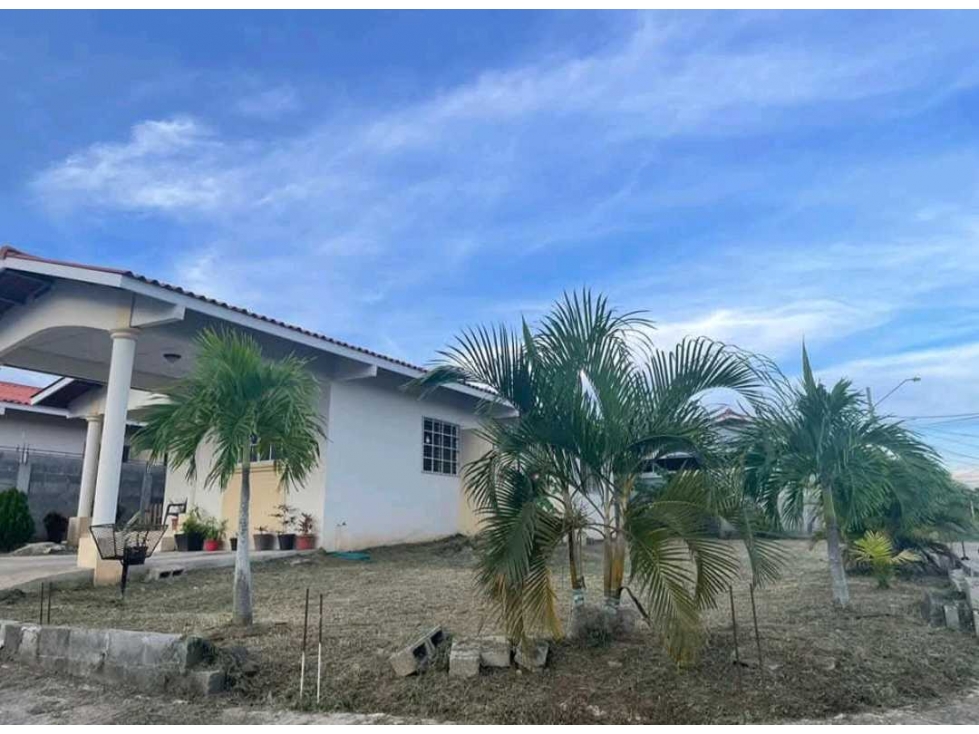 SE VENDE O SE ALQUILA CASA EN LA ARENA DE CHITRE - 5
