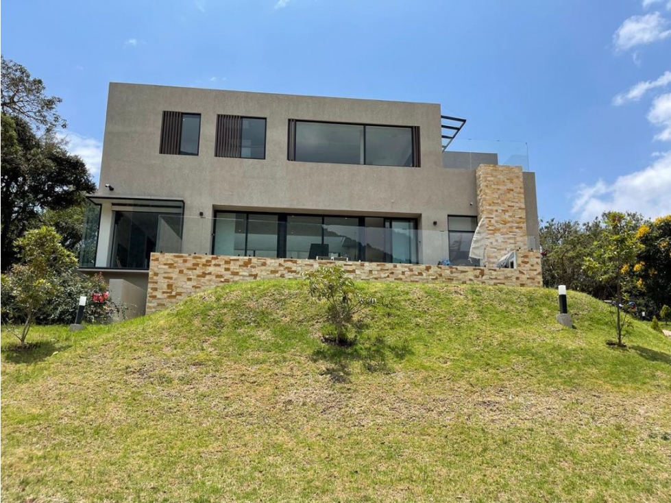 SE VENDE CASA EN LA CALERA