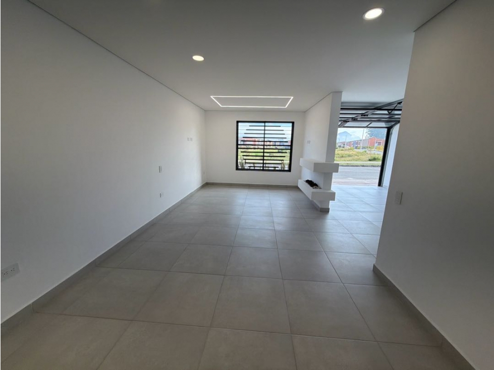 SE VENDE CASA EN LA CEJA PARA ESTRENAR EN JARDINES DE LA COLOMBIER(RI) — foto 4