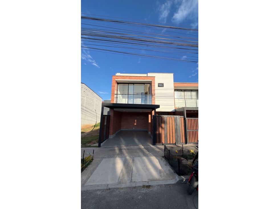 SE VENDE CASA EN LA CEJA SECTOR VIVA LA CEJA JARDINES DEL CAMPO