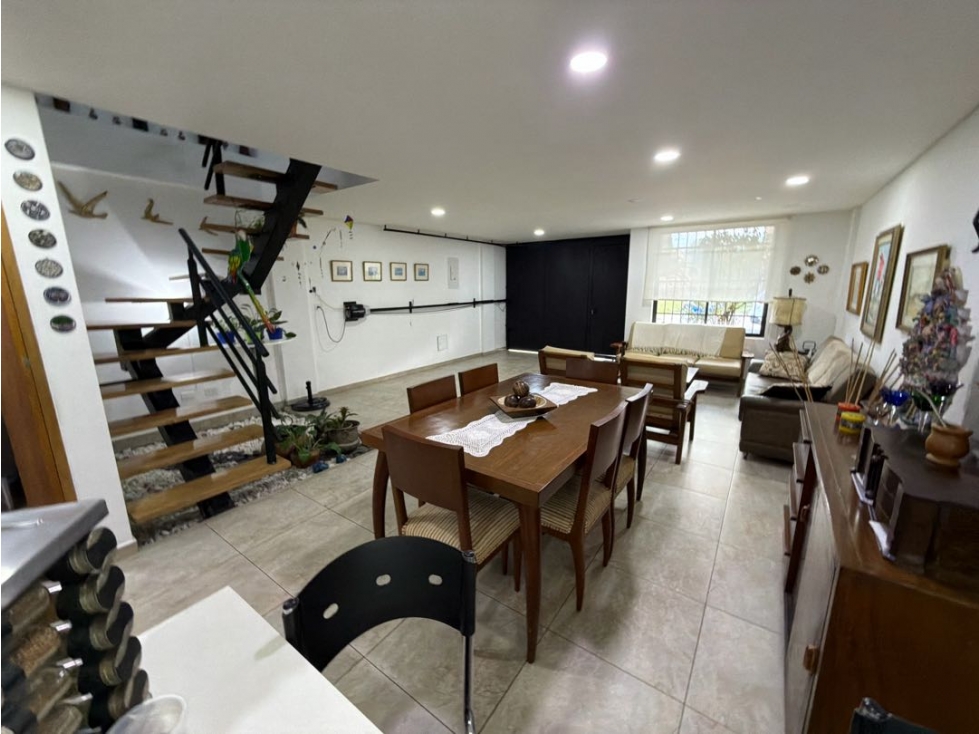 SE VENDE CASA EN LA CEJA UNIDAD ABIERTA TIENE HABITACIÓN EN PRIMER 1