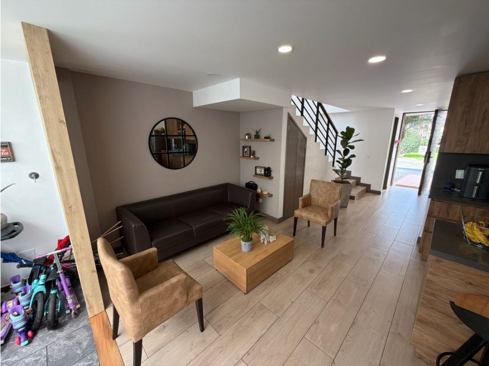 SE VENDE CASA EN LA CEJA UNIDAD CERRADA AGUA FRESCA HABITACIÓN 1er pis — foto 4