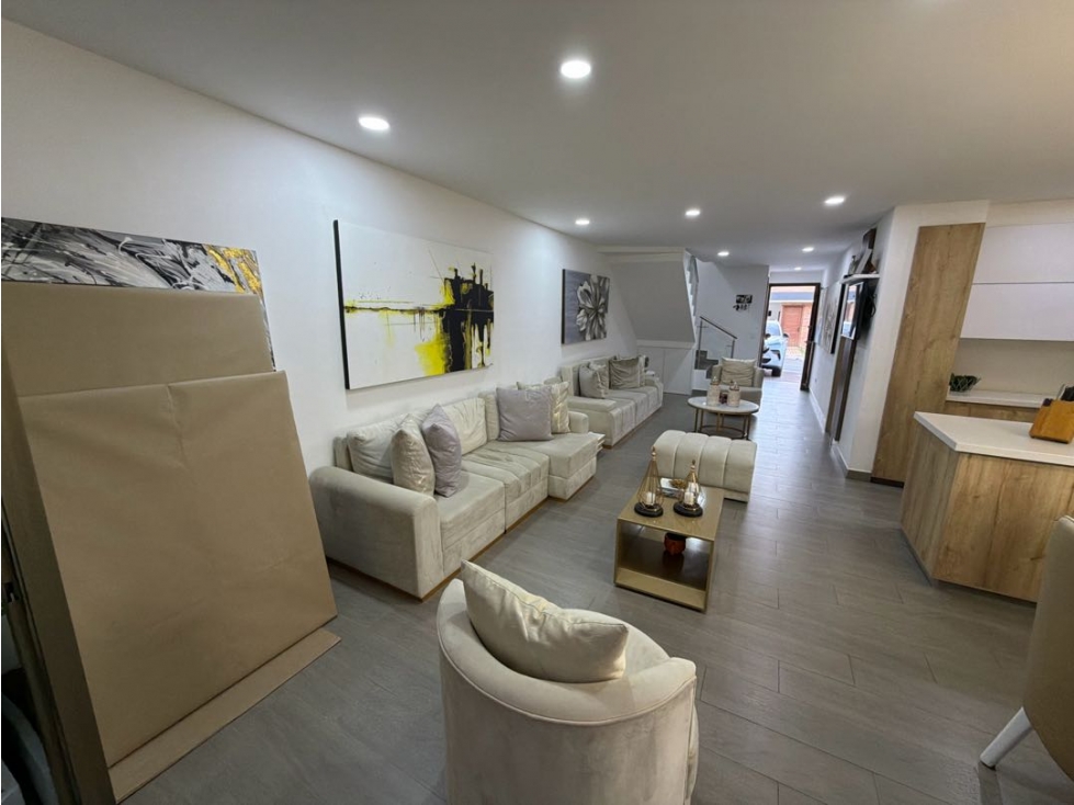 SE VENDE CASA EN LA CEJA UNIDAD CERRADA AGUA FRESCA 4 HABITACIONES — foto 2