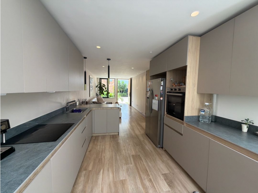 SE VENDE CASA EN LA CEJA UNIDAD CERRADA AGUA FRESCA 4 HABITAC CON BAÑO — foto 5