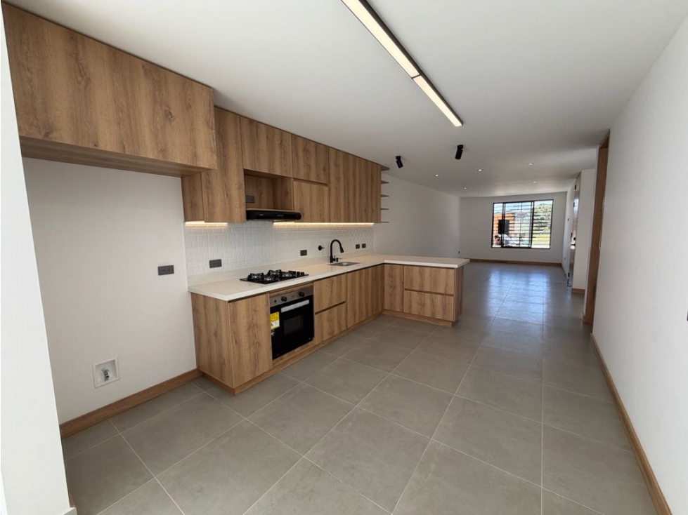 SE VENDE CASA EN LA CEJA UNIDAD JARDINES DE LA COLOMBIERE SIN PAGO — foto 4