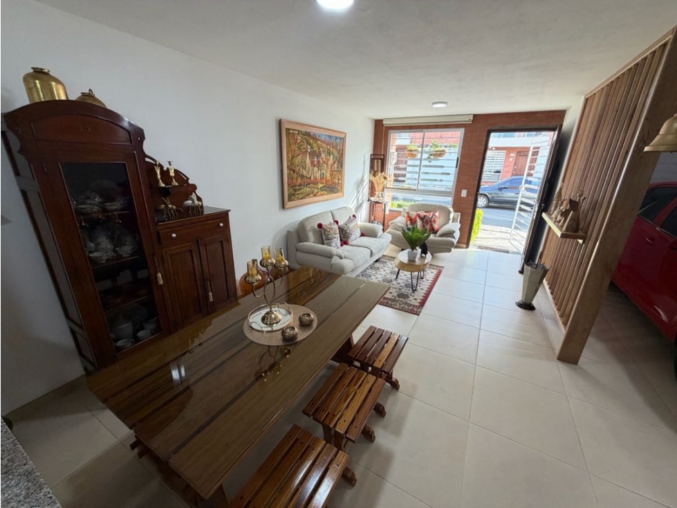 SE VENDE CASA EN LA CEJA UNIDAD ABIERTA MADEIRA EXCELENTE PRECIO $610 — foto 2