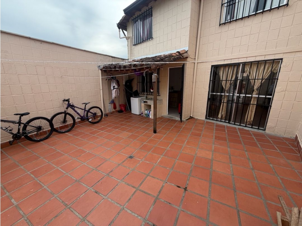 SE VENDE CASA EN LA CEJA UNIDAD ABIERTA, QUINTAS DE LA FLORIDA — foto 3