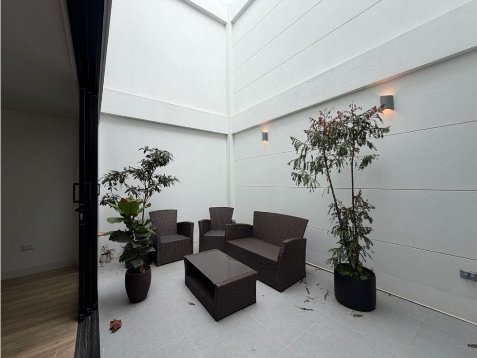SE VENDE CASA EN LA CEJA UNIDAD CITADELA CON 2 PARQUADEROS