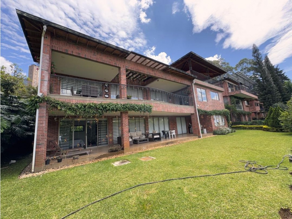 Se vende casa en la cola del zorro el poblado Medellín