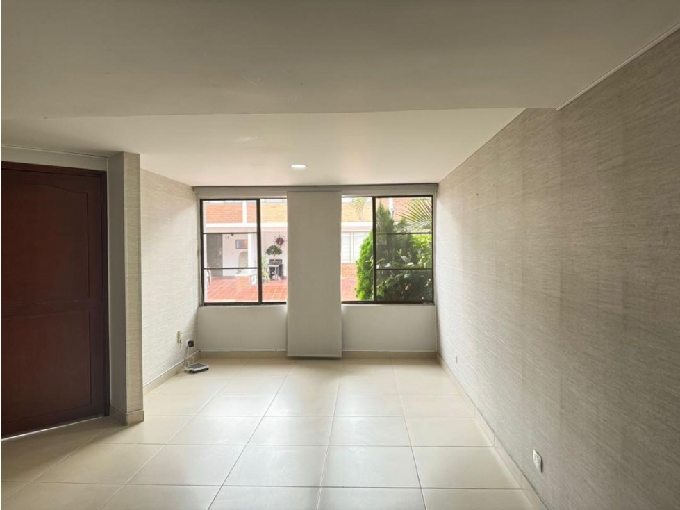Se vende casa en La Flora, condominio