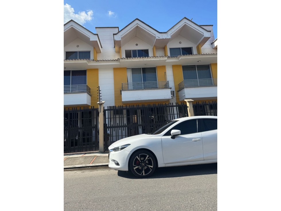 Se vende casa en la fontana sector amarilo villaviicencio