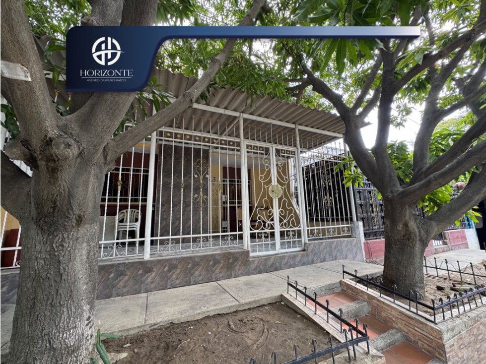 SE VENDE CASA EN LA URBANIZACIÓN EL CISNE VÍA PRINCIPAL — foto 2
