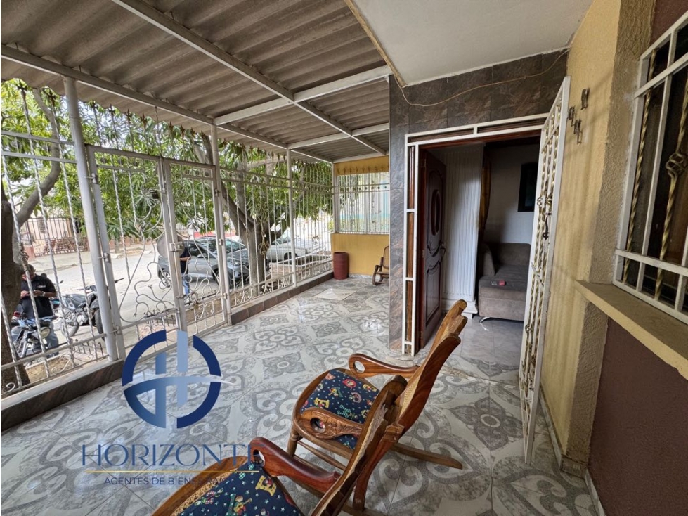 SE VENDE CASA EN LA URBANIZACIÓN EL CISNE VÍA PRINCIPAL — foto 3