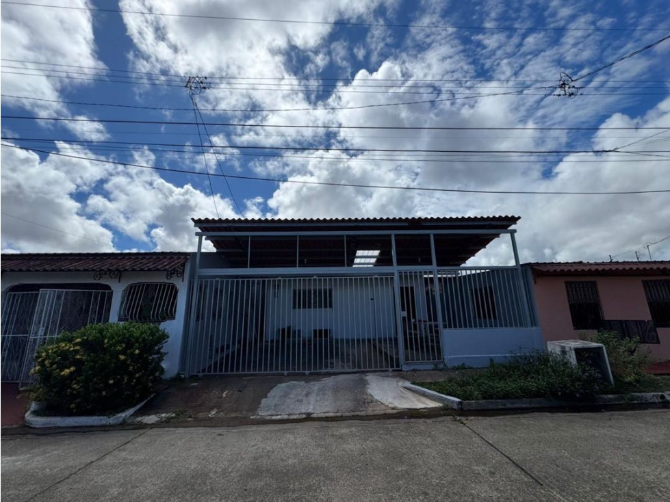 Se vende casa en las Acacias