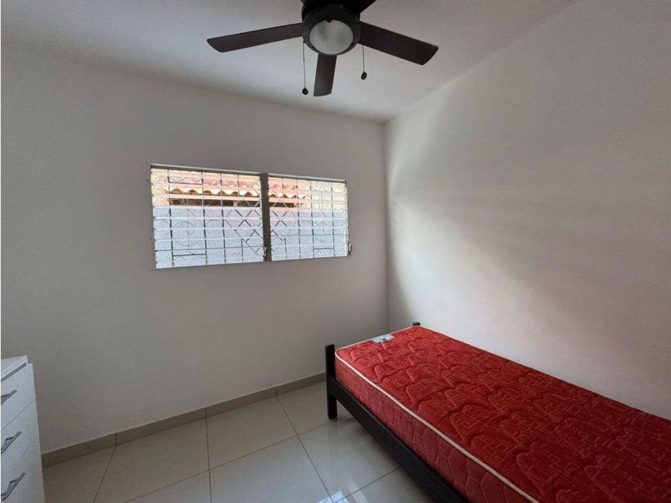 Se vende casa en las Acacias — foto 5