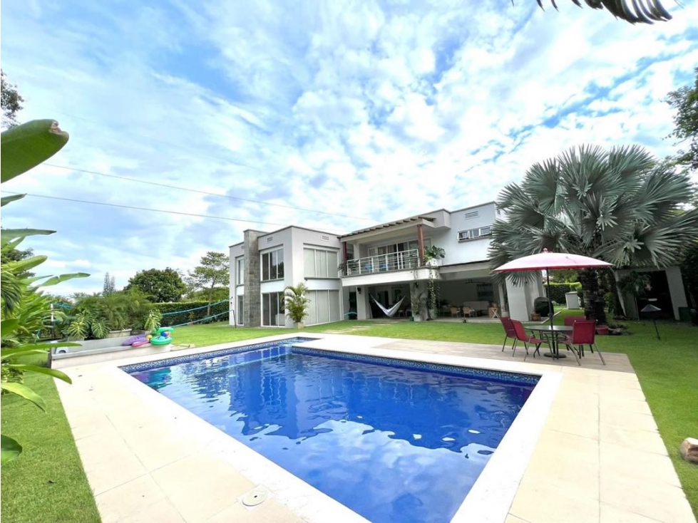 SE VENDE CASA EN LAS MERCEDES JAMUNDI CV