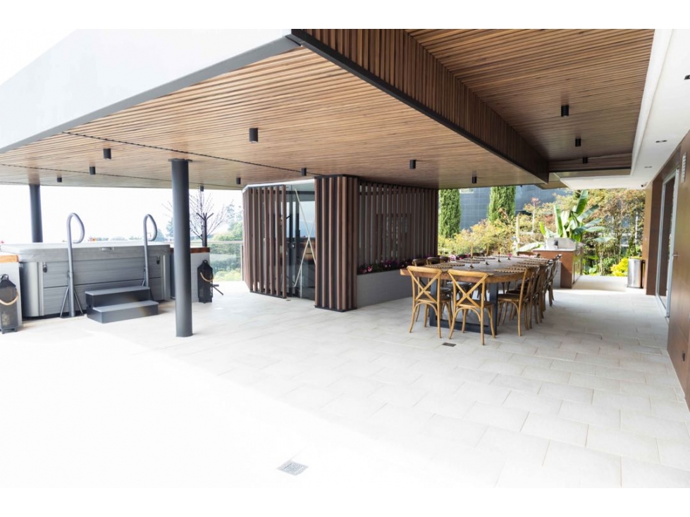 Se vende casa en las palmas el poblado Medellín — foto 2