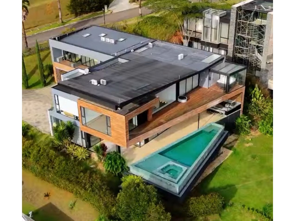 Se vende casa en Las Palmas,Poblado con vista a Medellín