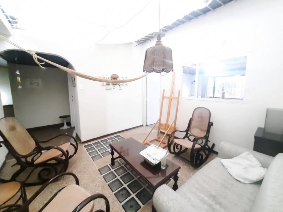 CASA EN VENTA PARA REMODELAR, BARRIO LAS VILLAS (Vivienda/Comercial) — foto 2