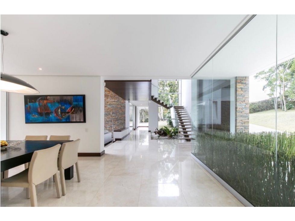 SE VENDE CASA EN LLANOGRANDE DETRÁS DEL CLUB EN PARCELACION — foto 6