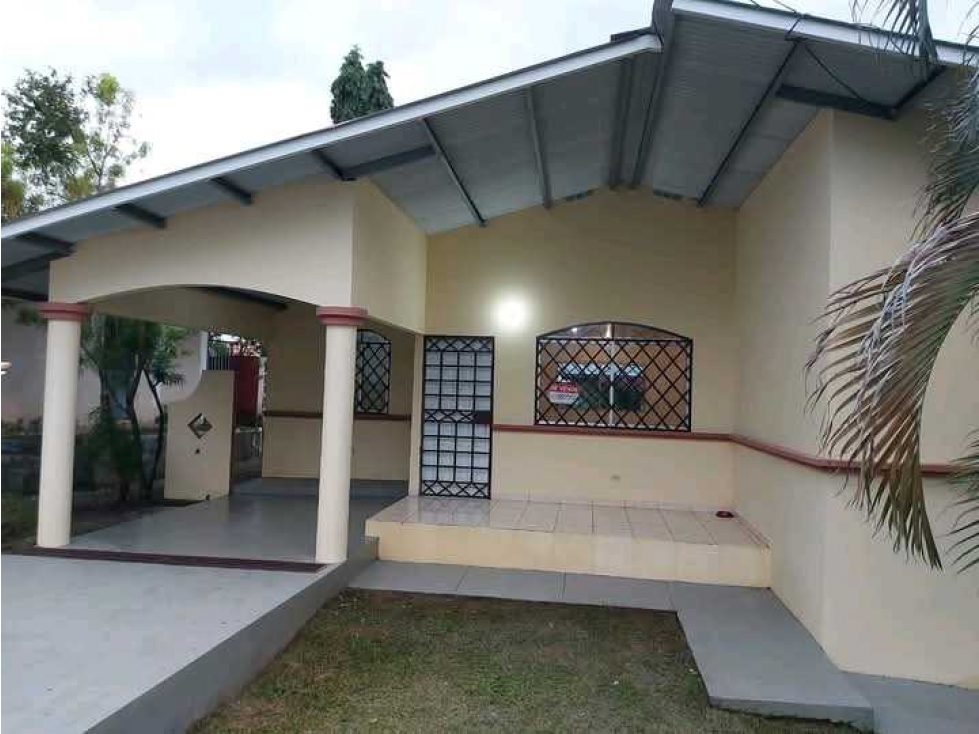 Se vende casa en Los Algarrobos, Via Boquete - 2