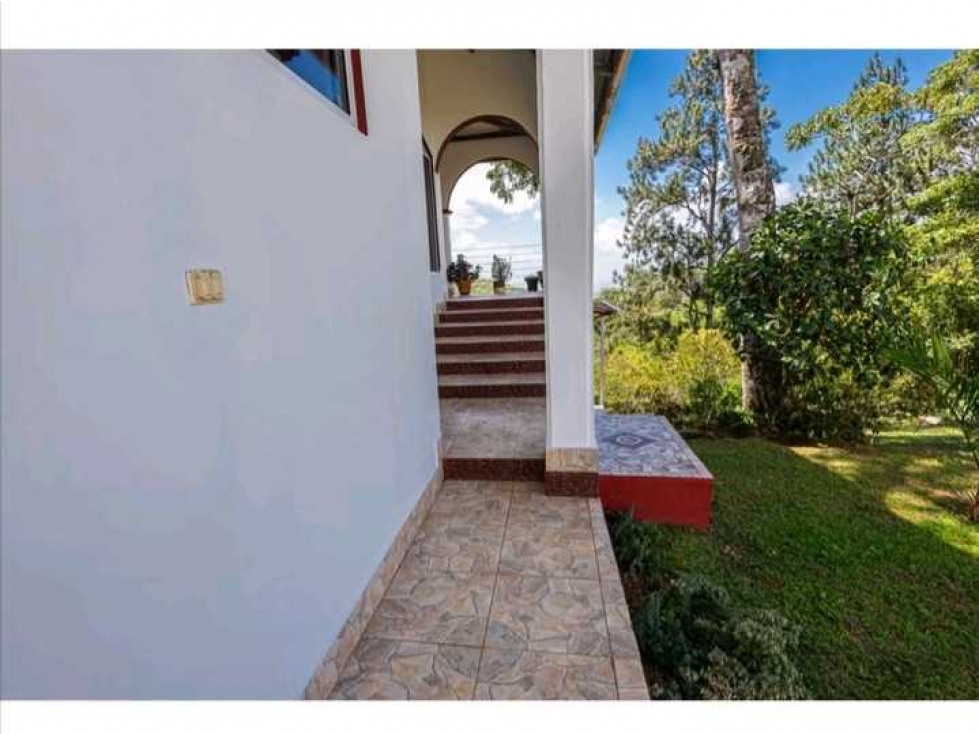 Se Vende Casa en Los Altos de Cerro Azul - 3