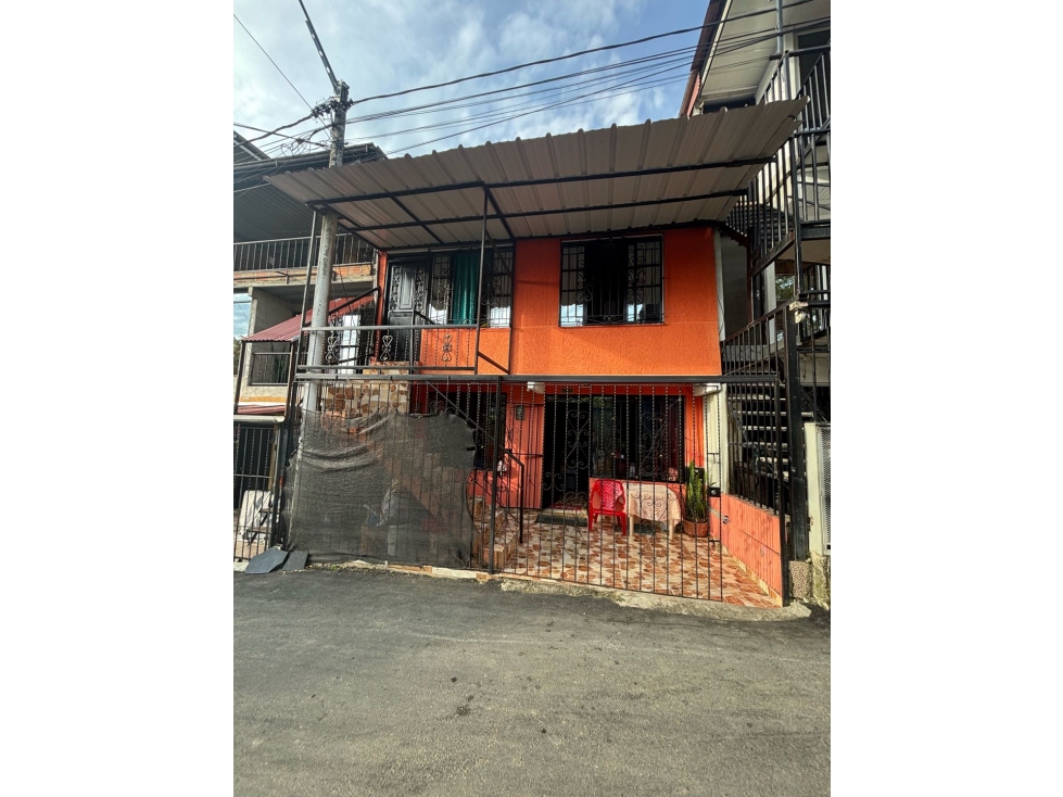 SE VENDE CASA EN NARANJITO CUBA