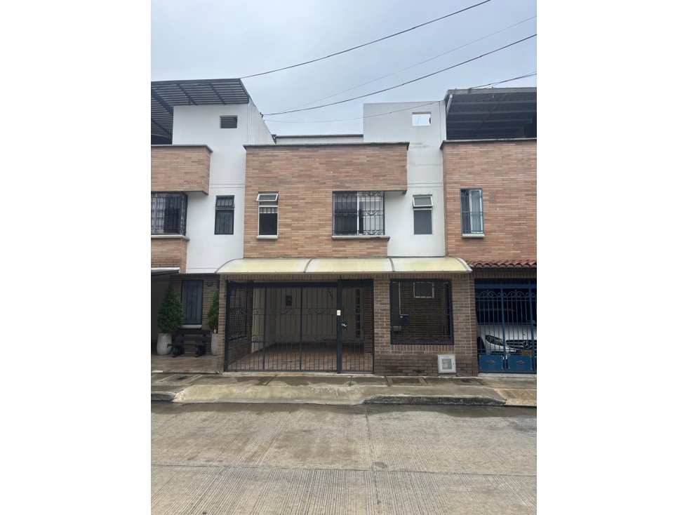 SE VENDE CASA EN OASIS DE LAS MERCEDES PALMIRA CV
