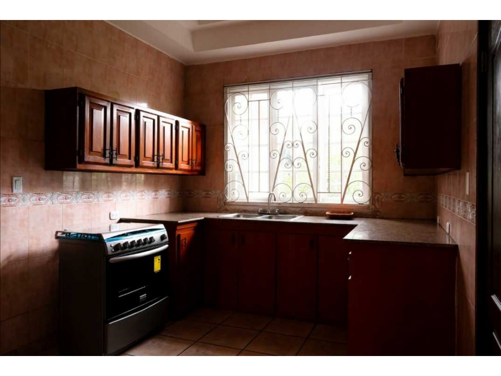 VENTA CASA EN OBARRIO CON 4 RECAMARAS COMERCIAL - 6