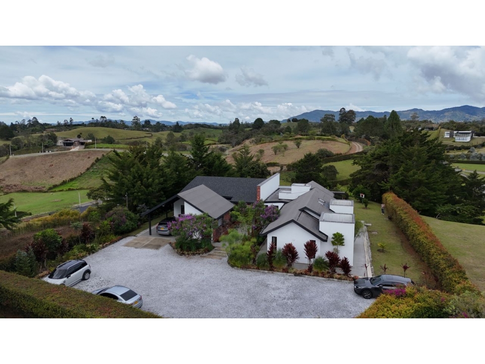 SE VENDE | Casa en parcelación vía San Antonio- La Ceja