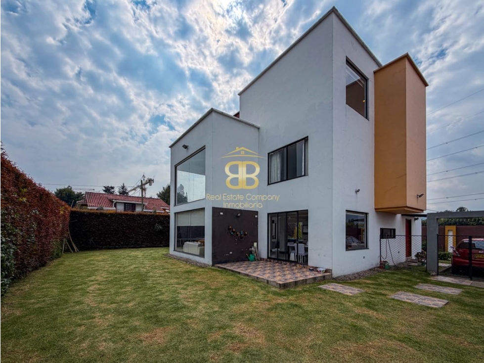SE VENDE CASA EN PARCELAS DE COTA