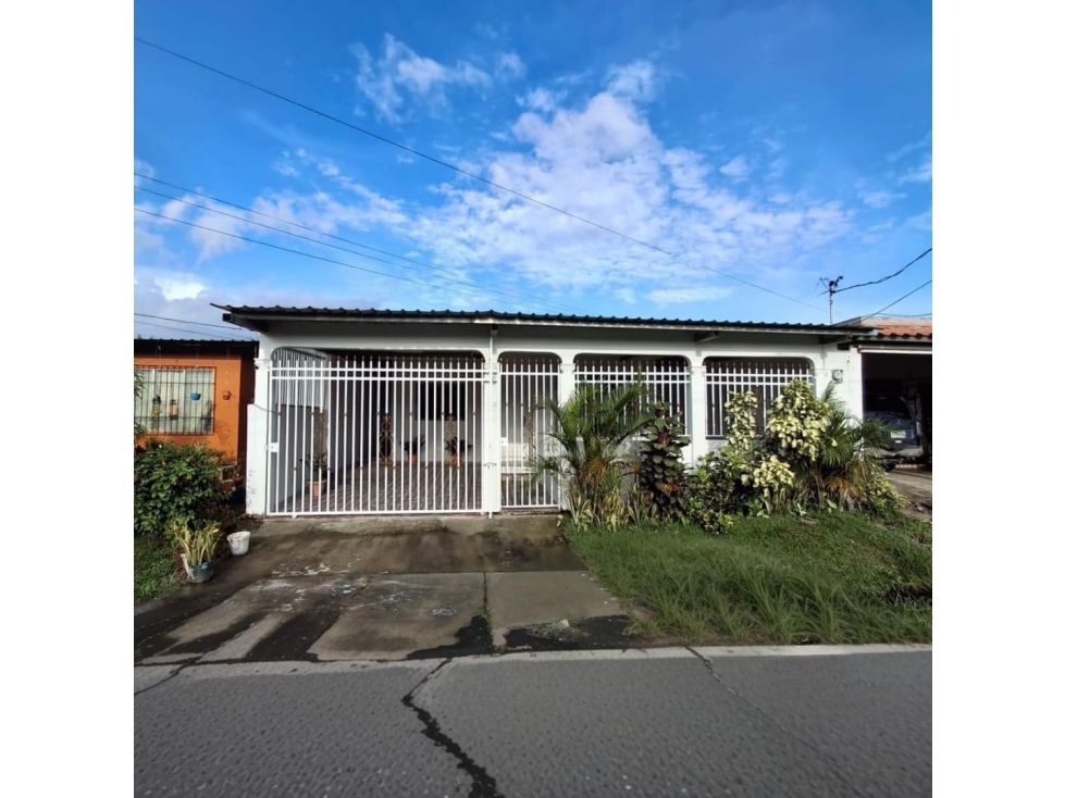 SE VENDE CASA EN PENONOMÉ EN VILLA BONITA A 5 min DEL CENTRO