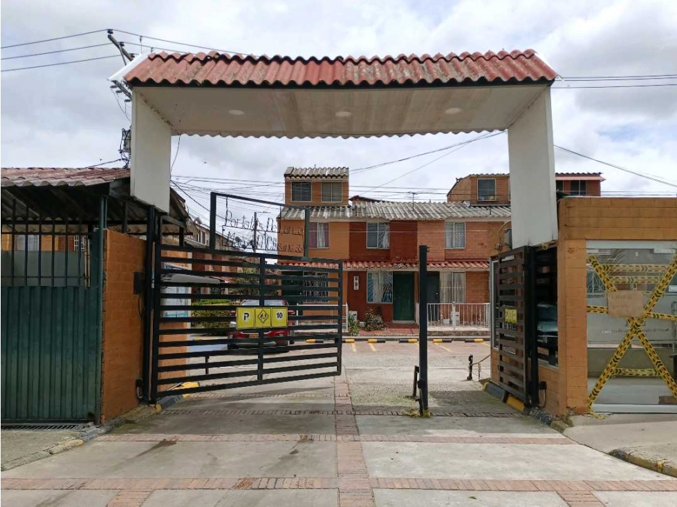 SE VENDE CASA EN PORTALES DE FUNZA - 1