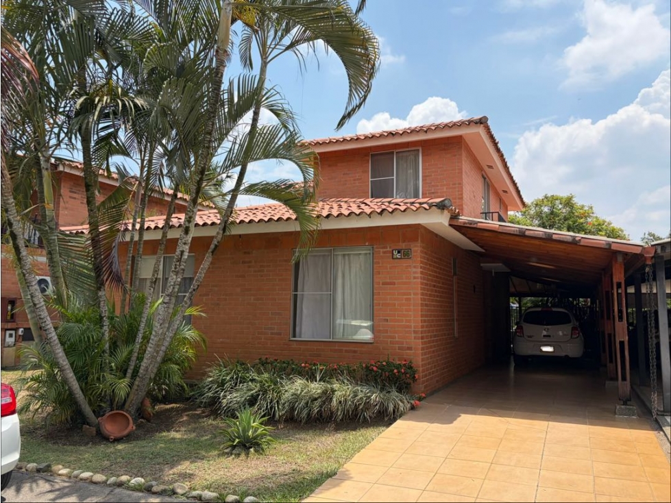 SE VENDE CASA EN PRADERAS DEL CASTILLO MIP10437983
