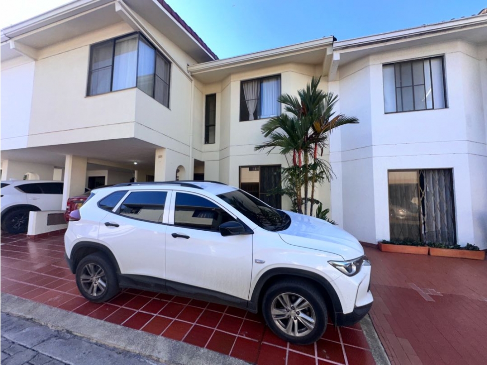 SE VENDE CASA EN QUINTAS DE DON SIMÓN CALI? UNIDAD CERRADA