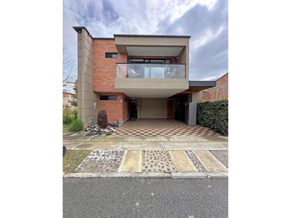 SE VENDE CASA EN RIONEGRO, SAN ANTONIO DE PEREIRA, PIETRA SANTA CAMPES