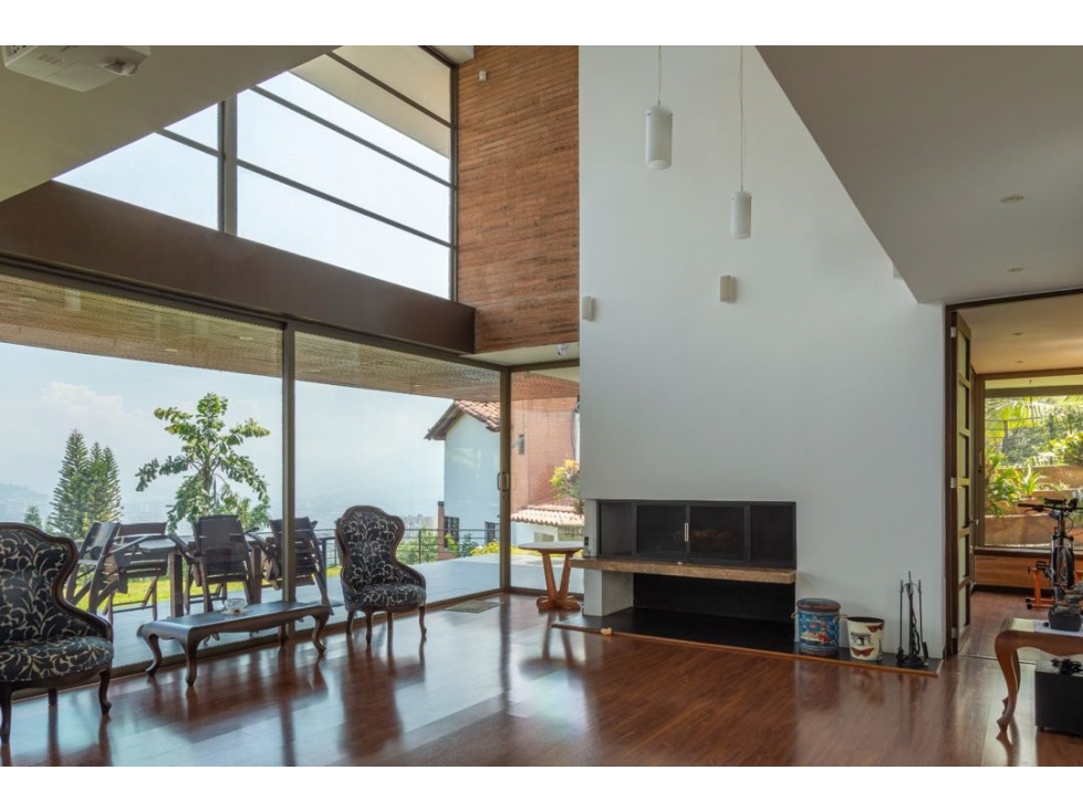 SE VENDE CASA EN SABANETA LOMA SAN JUDAS SUBIENDO DETRAS DE LA VAQUITA — foto 2