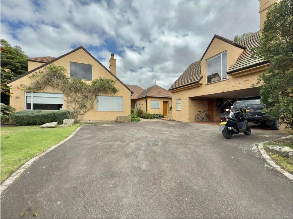 Copia de SE VENDE CASA EN SANTA ANA DE CHIA II ( Con vista al lago )409 mts