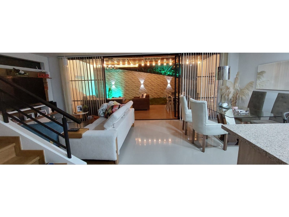 Se vende casa en unidad abierta en el corazón del Retiro - 3