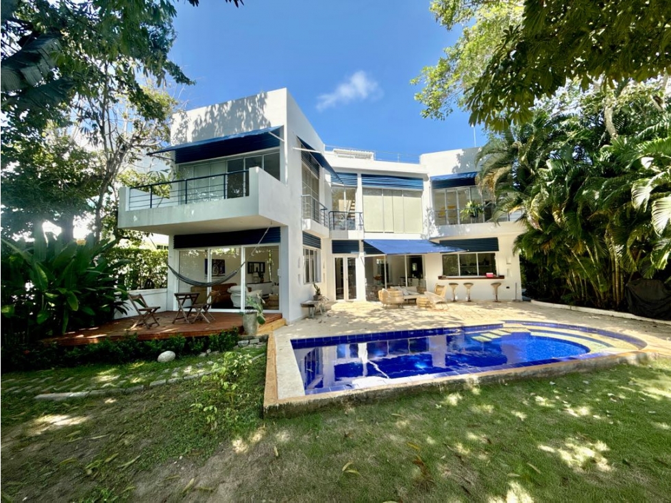 SE VENDE CASA EN URBANIZACION PALMA REAL, MANZANILLO ZONA NORTE