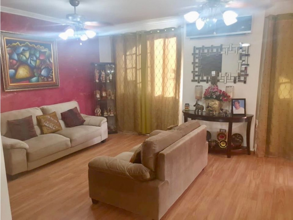 SE VENDE CASA EN VILLA LUCRE $230,000 AM — foto 2