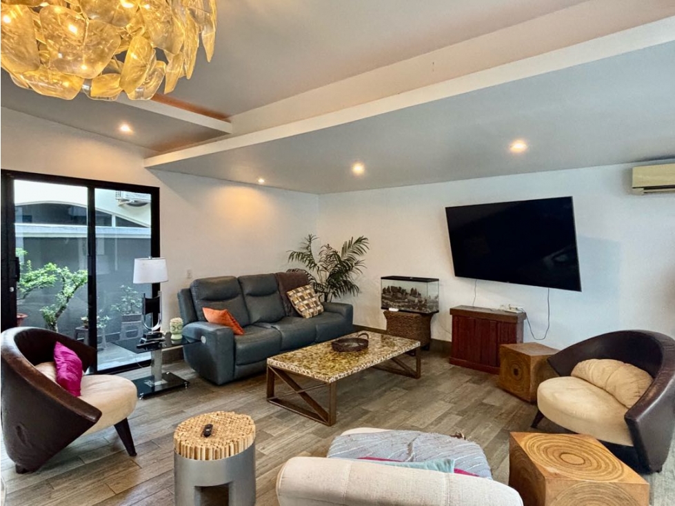 Se Vende en Villa Valencia, Costa Sur