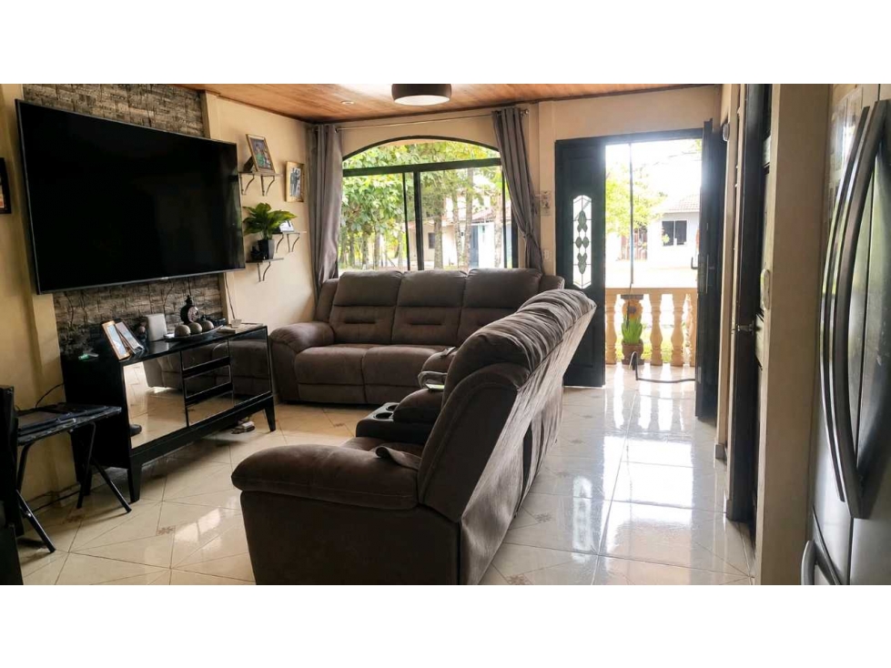 VENTA DE CASA EN VOLCAN, EXCELENTE CLIMA Y UBICACIÓN — foto 2