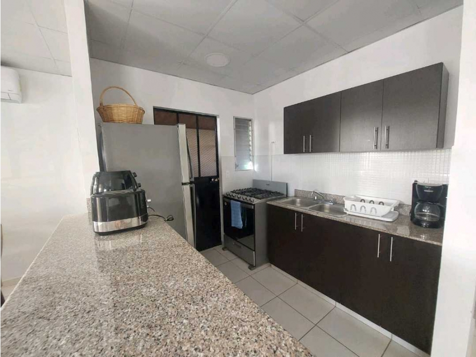 Casa en venta en Miraflores Penonomé equipada con linea blanca mueble — foto 4